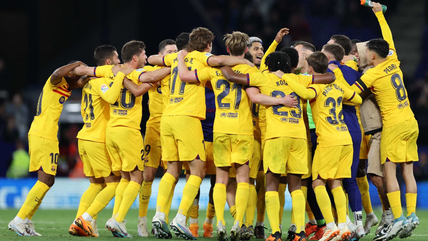 在攻防两端 在攻防两端