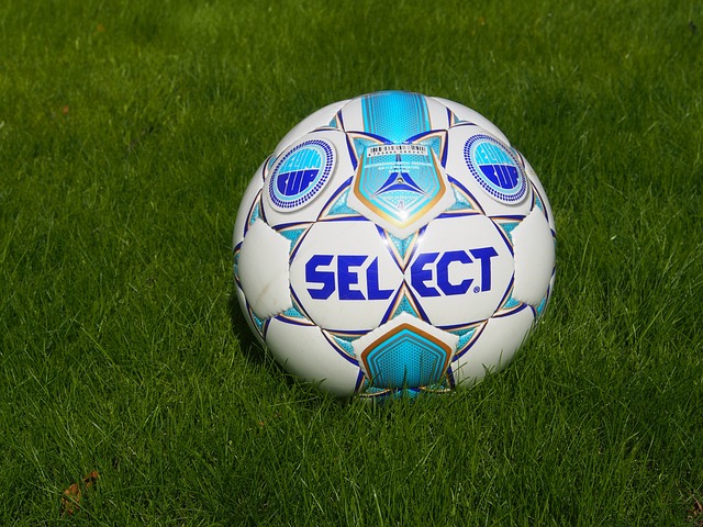 年轻中场巴 年轻中场巴